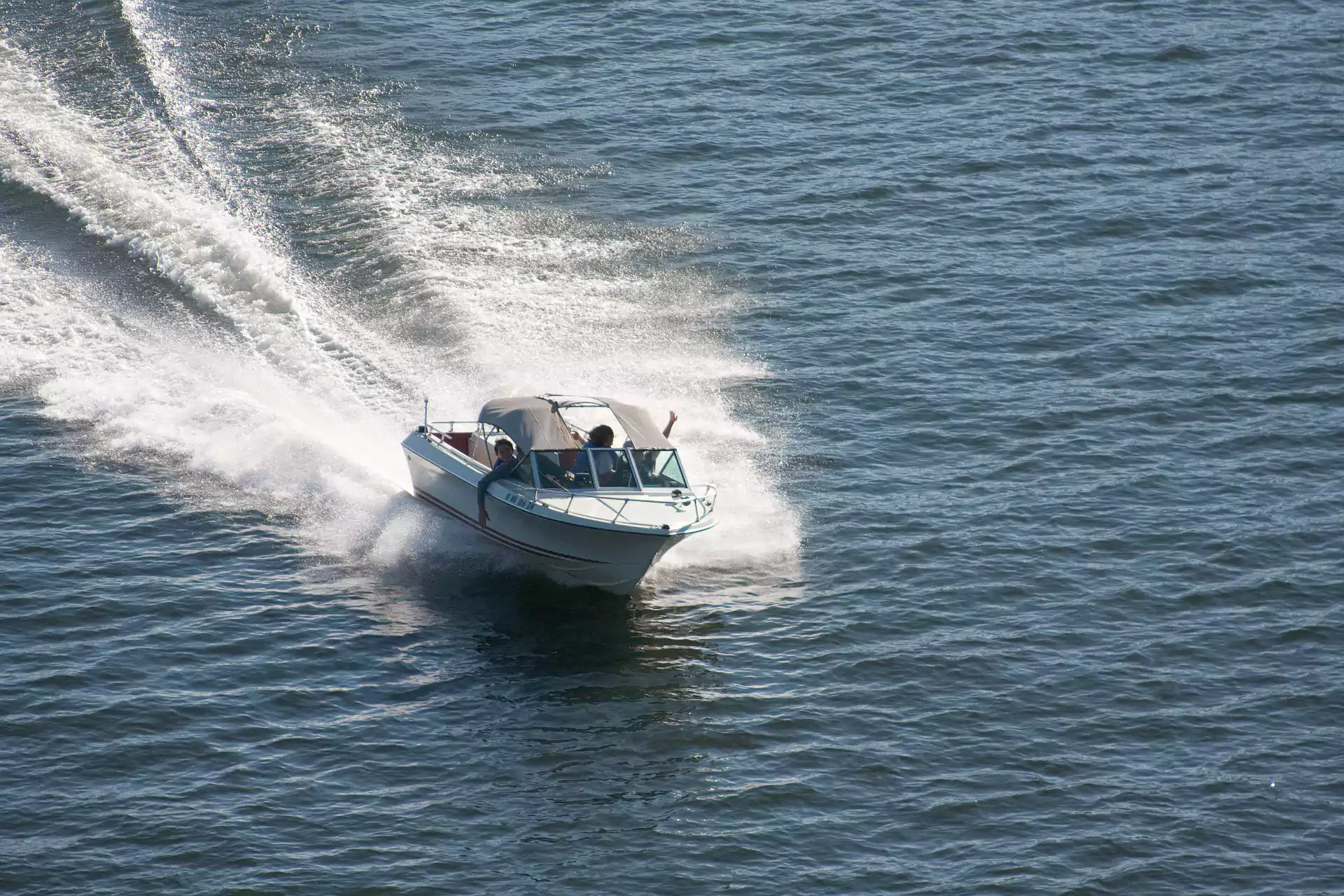 Speed Boat Adegas